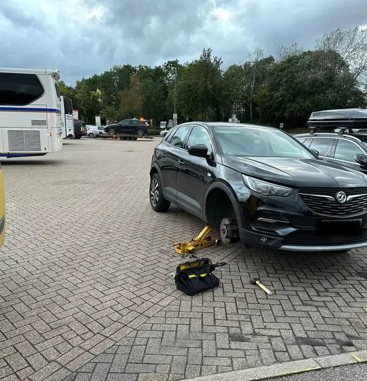 tyre fitting